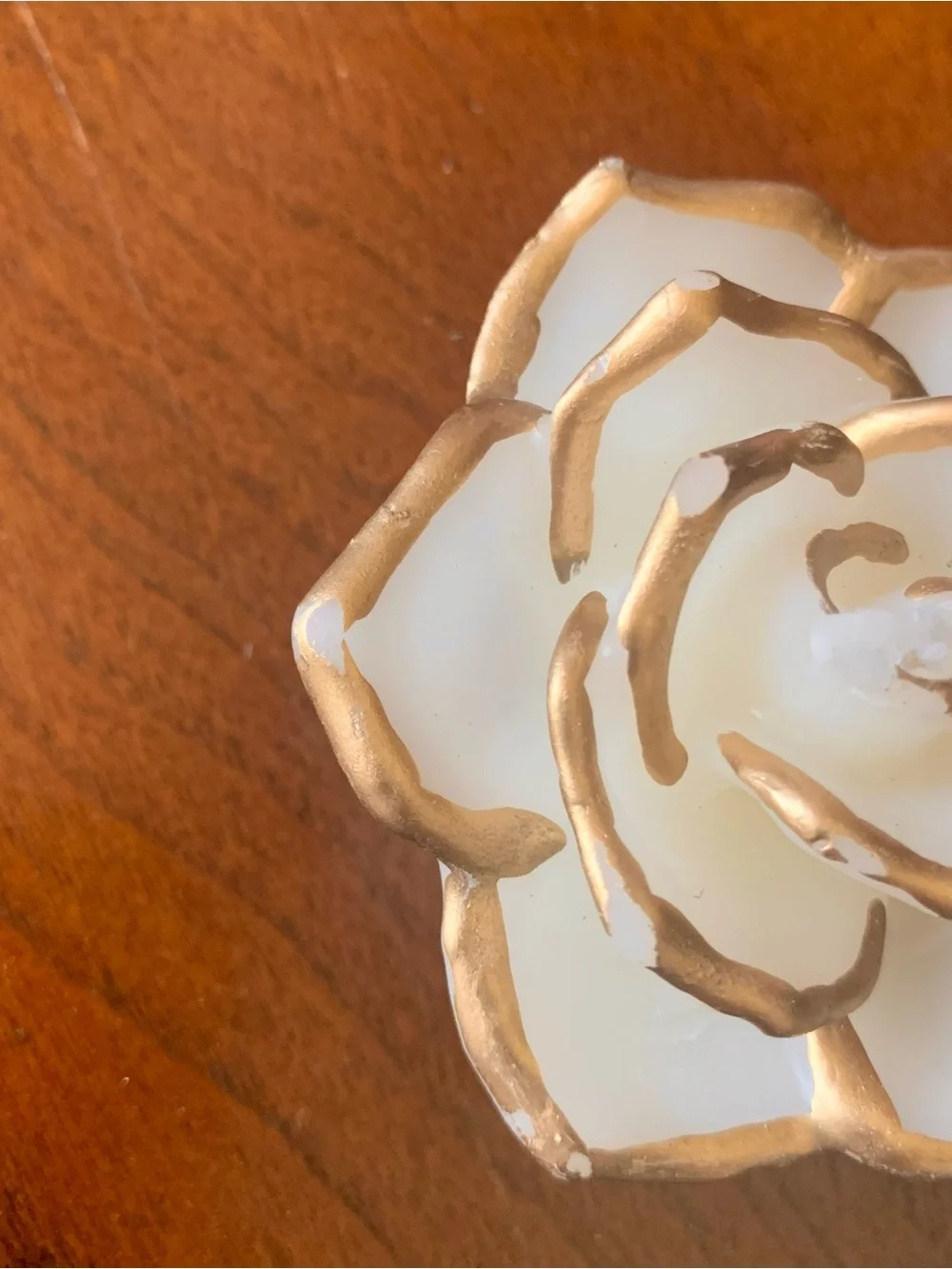 Vintage white rose with gold trim candle